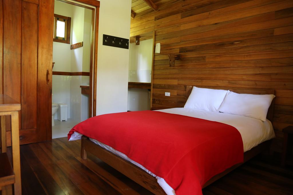 Sisakuna Lodge Mindo Szoba fotó